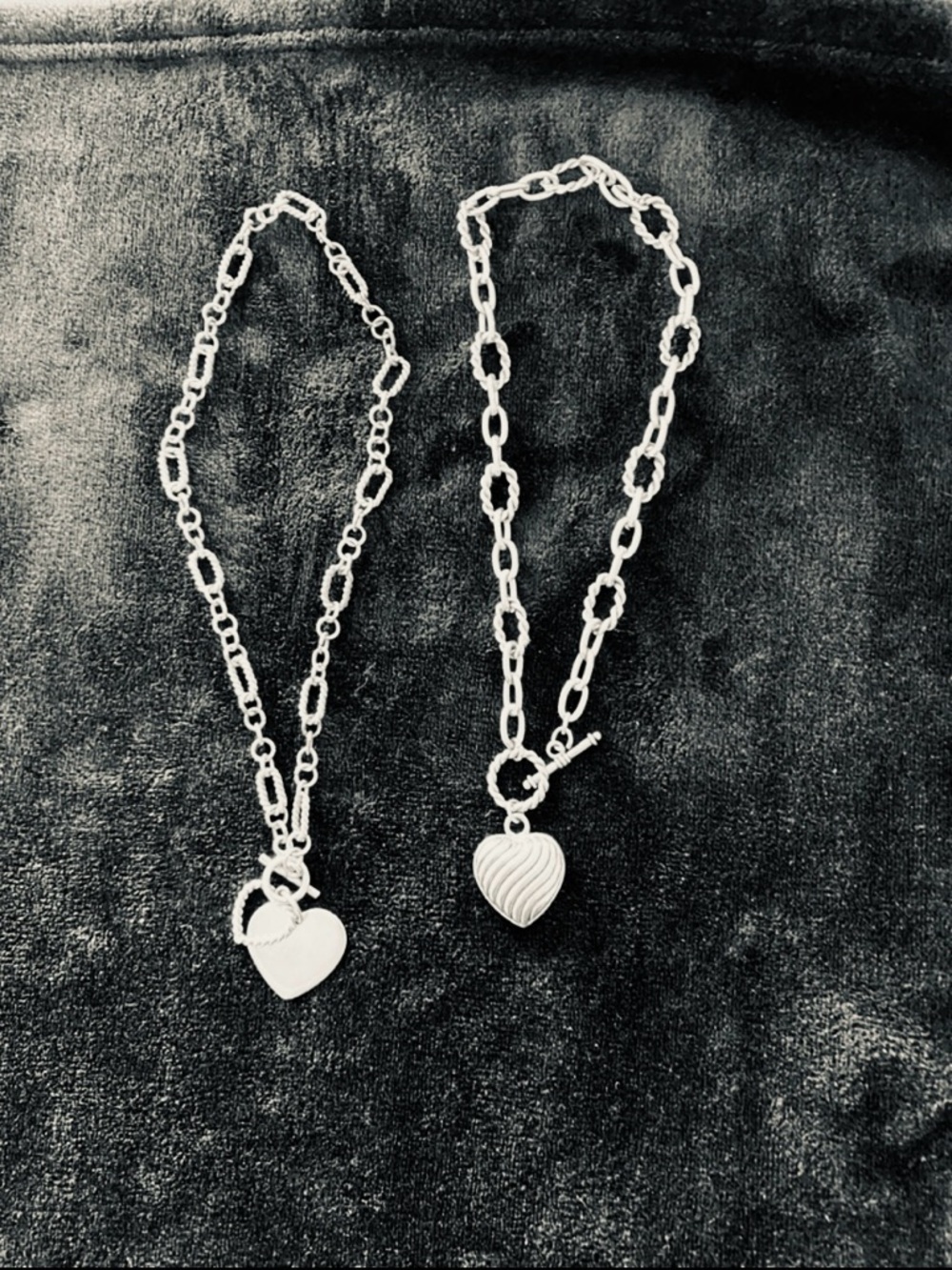 Vintage SILVER Heart Charm Necklace - Toggle Clasp ✨ FAST SHIP
